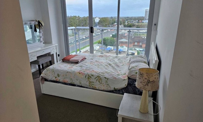 Blacktown Apartment | Spacious 3 bed/2 full bath/2 car space and 5 minutes walk from train station