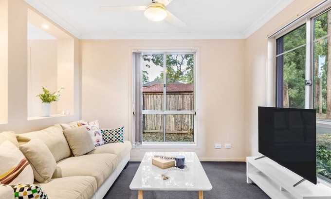 Sunnybank Hills House | Spacious 3-bed Retreat 1min to Mall @SunnybankHill