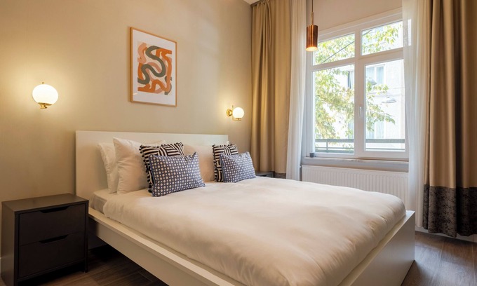 Cihangir Apartment | Spacious 3-bedroom apartment with WiFi, AC in charming Istanbul