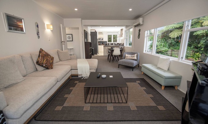 Tauranga Apartment | Spacious 3-bedroom apartment in Tauranga with partial inner harbour views