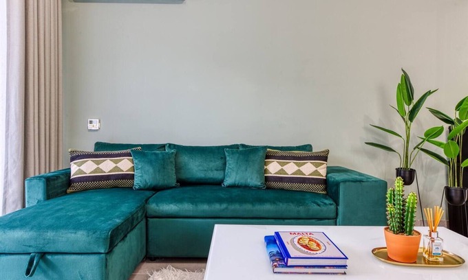 St. Andrew's Apartment | Spacious 3-bedroom apartment with WiFi, AC in beautiful Swieqi
