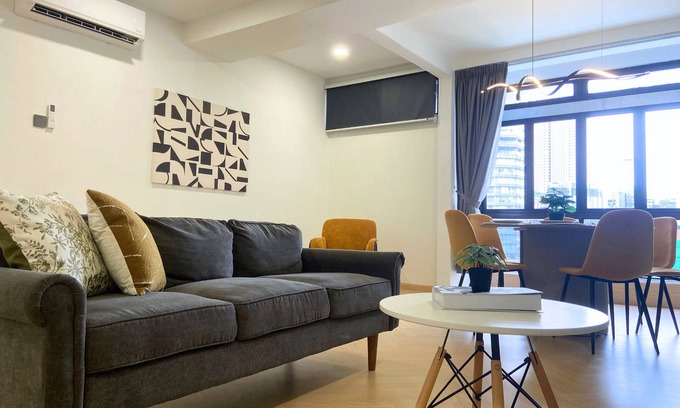 Imbi Apartment | Spacious 3-bedroom apartment with AC and WiFi in vibrant Kuala Lumpur