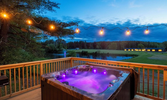 East Durham House | Spacious 3BR - Pond - Tennis Court