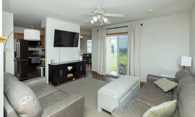 Altoona House | Spacious 4-Bed/2.5 BA Modern Home