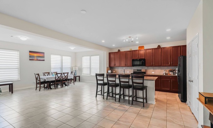 Clodine House | Spacious 4-bedroom, 3-bathroom home with Wi-Fi, washer and dryer in Richmond Tx.