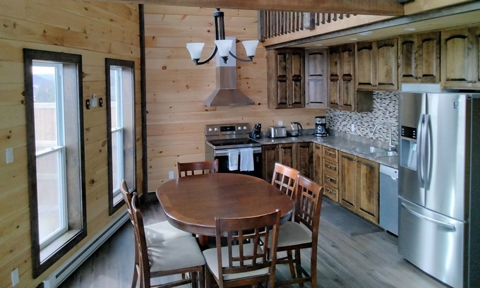 Woody Point House | Spacious 4-bedroom, 2-washroom chalet in the heart of Gros Morne