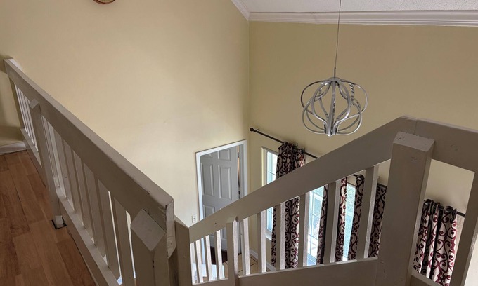 Normal House | Spacious 4-bedroom house with AC and WiFi in charming Huntsville