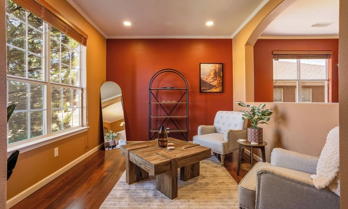 Ranchito House | Spacious 4-bedroom house in phenomenal Rio Rancho with WiFi, AC