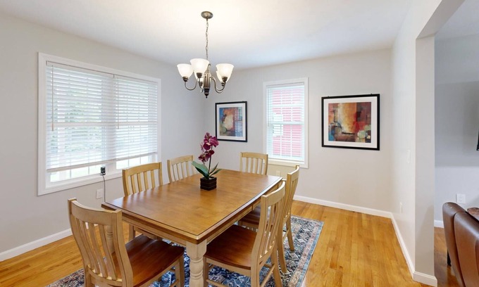 Worcester House | Spacious 4-bedroom house in charming Worcester with AC, WiFi