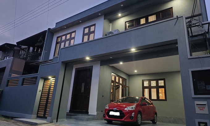 Kaduwela House | Spacious 4-bedroom house in peaceful Malabe with Roof Terrace