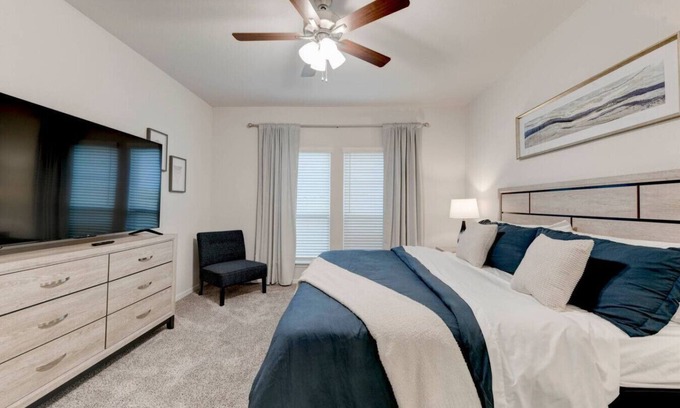 Temple House | Spacious 4 Bedroom House in Temple with 5 Beds