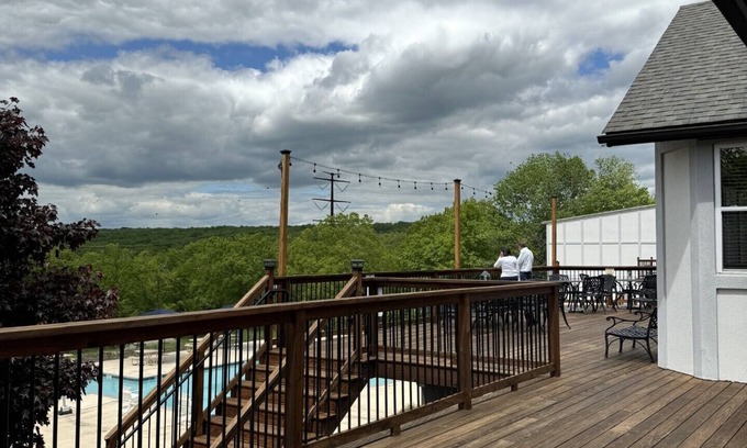 Bushkill House | Spacious 4-bedroom townhome with WiFi, AC in wonderful Saw Creek