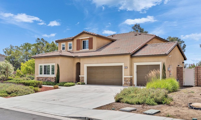 Winchester House | Spacious 4B3.5B|Garage Access|Flex-Lease|Pet-Friendly #42426