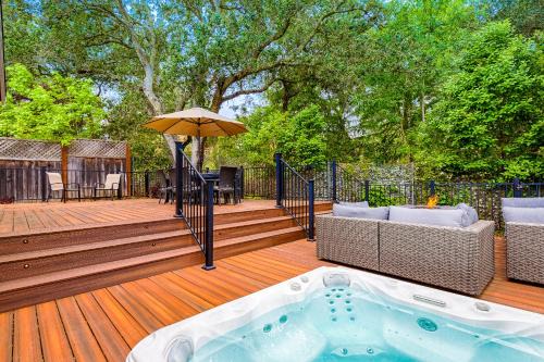 Sonoma House | Spacious 4BD 3BA with hot tub, fire pit, and wraparound deck