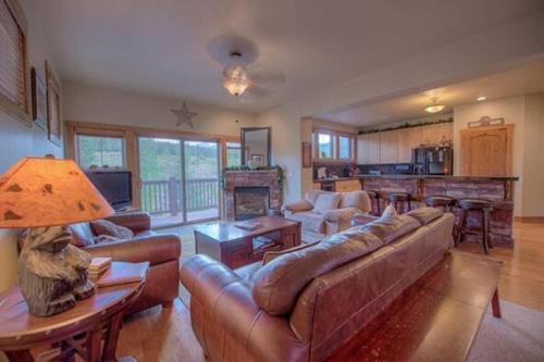 Vista Point House | Spacious 4BR with Hot Tub Near BreckConnect Gondola