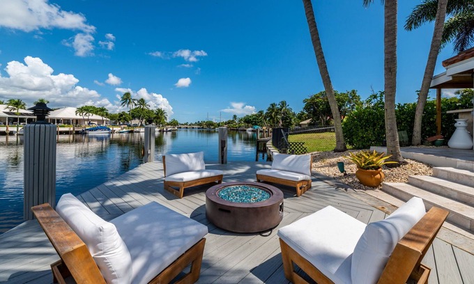 Imperial Point Villa | Spacious 5-bedroom villa in charming Fort Lauderdale, Dock and Pool