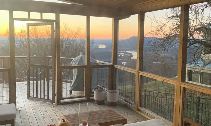 Mountain Creek House | Spacious 5-bedroom house atop mountain- minutes from Downtown Chattanooga