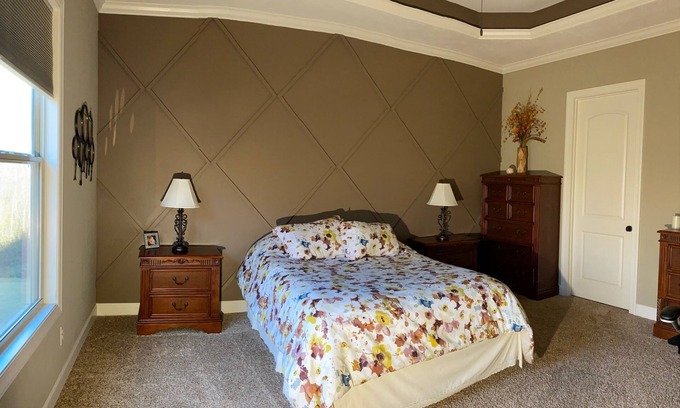 Appling House | Spacious 5-bedroom, 3-bathroom Masters ready house. 14 miles from Nationals GC.