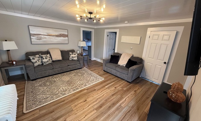 Cortland Apartment | Spacious 5-bedroom apartment in Cortland