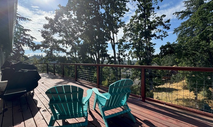 Silverton House | Spacious 5-bedroom house in charming Silverton, Family Friendly