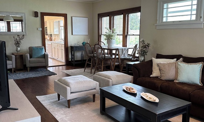 Culver House | Spacious 5-bedroom house on a quiet street right off the lake near the academy