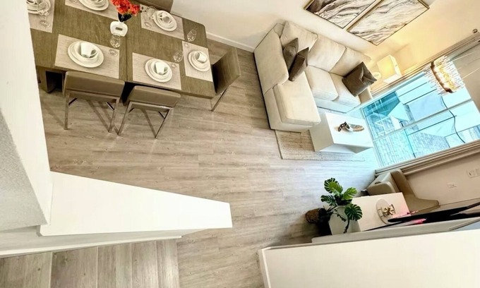 Loughman House | Spacious 5-bedroom near Disney with private pool