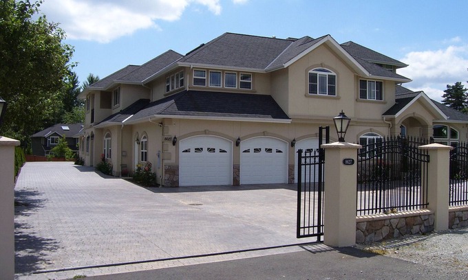 Bothell Villa | Spacious 5-bedroom villa in charming Bothell Sleeps 16+