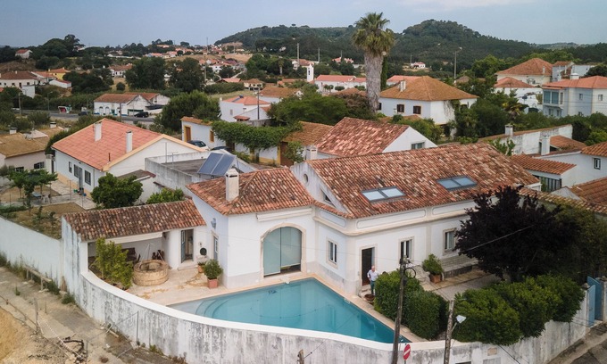 Rio Maior House | Spacious 5-bedroom house in charming Sao Joao da Ribeira with AC, WiFi