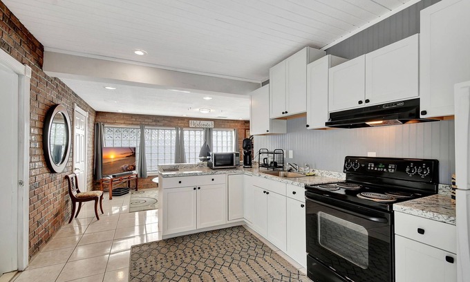 Lake Worth House | Spacious 6-bedroom house in charming Lake Worth Beach with WiFi & Pool