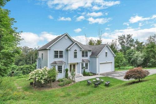 Bloomingburg Villa | Spacious 6 BR Villa - Serene Scenic Mountain Escape
