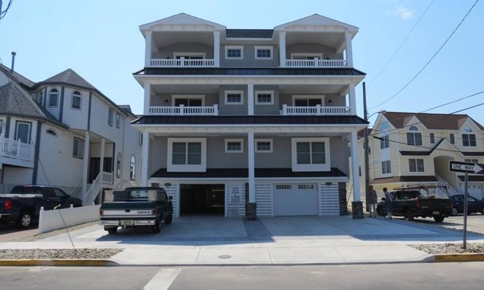 Townsend's Inlet House | Spacious 7-bedroom Waterfront Townhome In Marvelous Sea Isle City With WiFi, AC