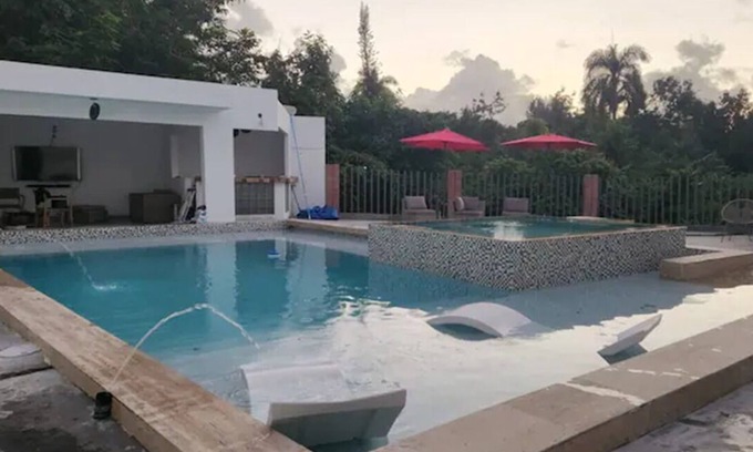 Toa Alta House | Spacious 7-bedroom House w/Heated Pool and Pool Table