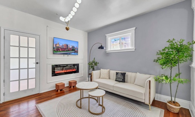 Athol Springs House | Spacious 7BR Arcade WiFi FreeParking 3King Sleep 19