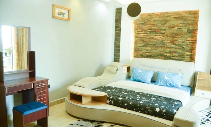 Goma Apartment | Spacious 9-bedroom apartment in welcoming Goma with WiFi