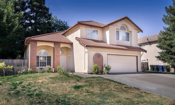 Southwestern Sacramento House | Spacious and cozy home near Downtown