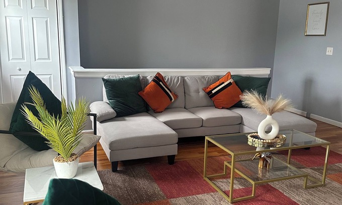 West Orange Apartment | Spacious and Family-Friendly 3-bedroom Pad Near Airport! Parking on site!