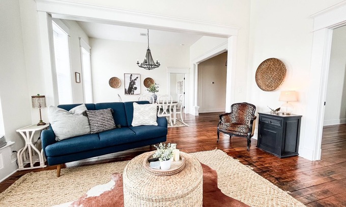 Excelsior Springs Condo | Spacious and Airy Loft/2 king beds/5 bed total/Overlooking Broadway Ave