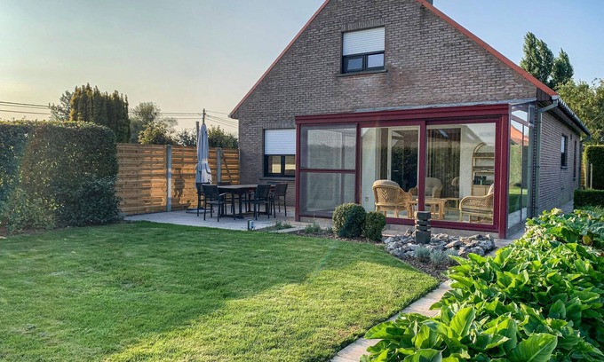 Reninge House | Spacious and very well maintained vacation home in a beautiful location near the city of Ypres.