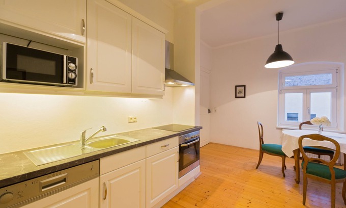 Steinakirchen am Forst Apartment | Spacious apartment consisting of 2 bedrooms with private bathrooms.