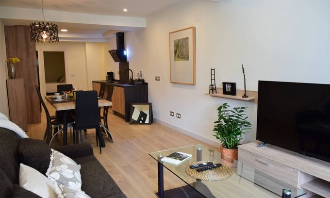 Gijon-Este Apartment | Spacious apartment 9 min from the beach