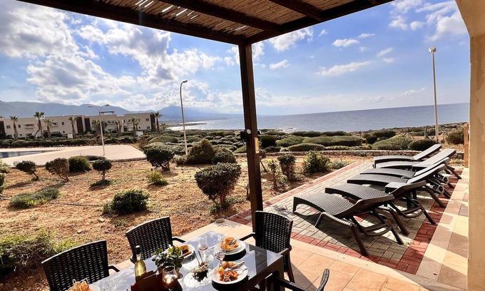 Tatlisu Apartment | Spacious apartment in Tatlisu North Cyprus, 3 Communal swimming pools on site