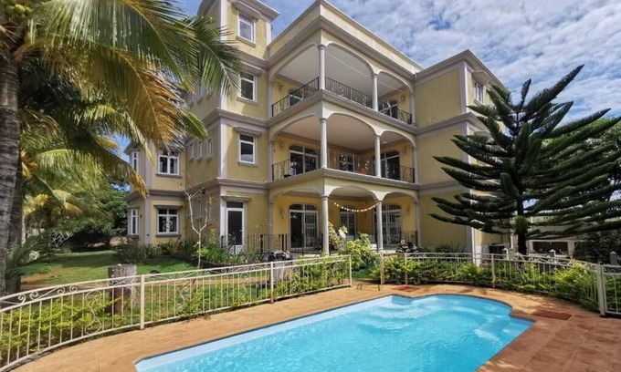 Mahebourg Villa | Spacious apartment, Swimming pool, APT 2