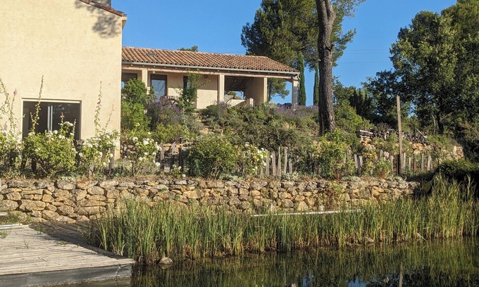 Jouques House | Spacious architect's house with natural swimming pool 15m x 4