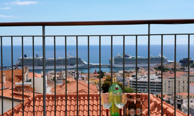 Santa Luzia Apartment | Spacious balcony with one of the best views over the harbor and Funchal city. nn