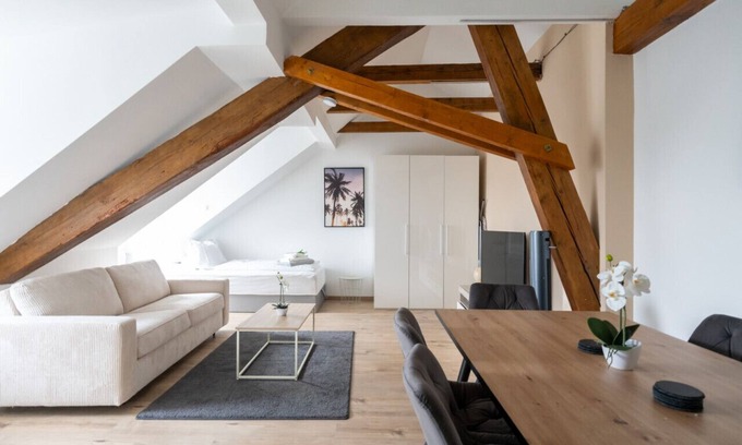Leoben Apartment | Spacious & Central | 75m² | 7 Guests | Uni&Station
