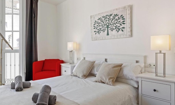 Perchel Sur Apartment | Spacious centre apartment in Málaga