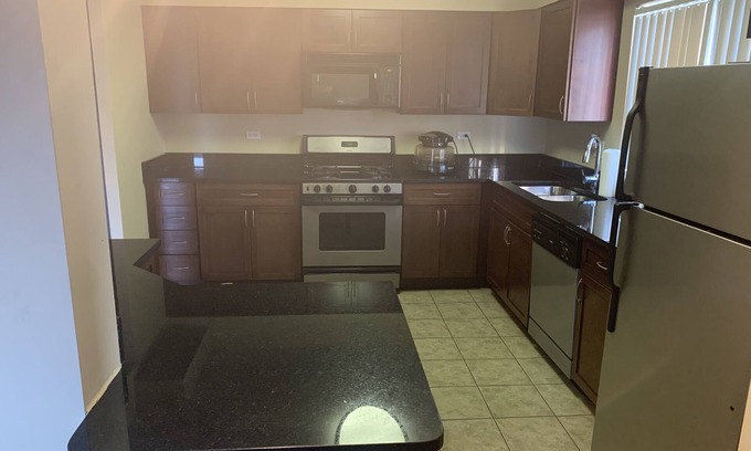 Westmont Apartment | Spacious clean full apartment 20 min from downtown chicago