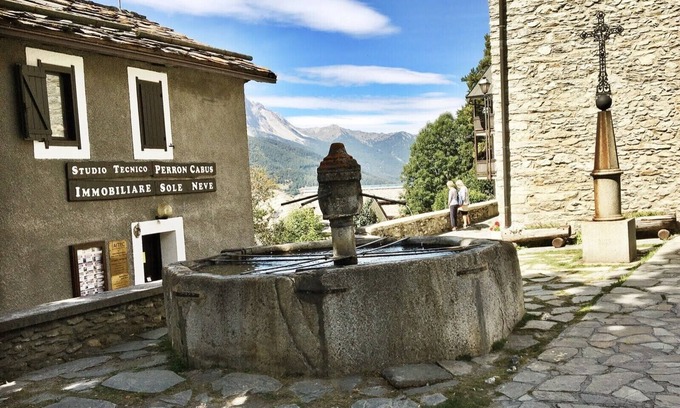 Sauze d'Oulx Apartment | Spacious Comfortable 4 bed 2 Bath Apartment - Mountain Views & Close to Centre