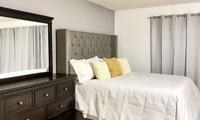 Bennsville House | Spacious comfy Home in White Plains/Waldorf close to DC and National harbor