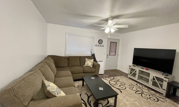 Ligonier Apartment | ★Spacious & Comfy Small-Town Gem♥ | ♛King Bed, pkg